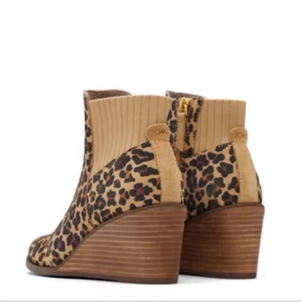 Toms Tan Leopard Print Wedge Boots size 10